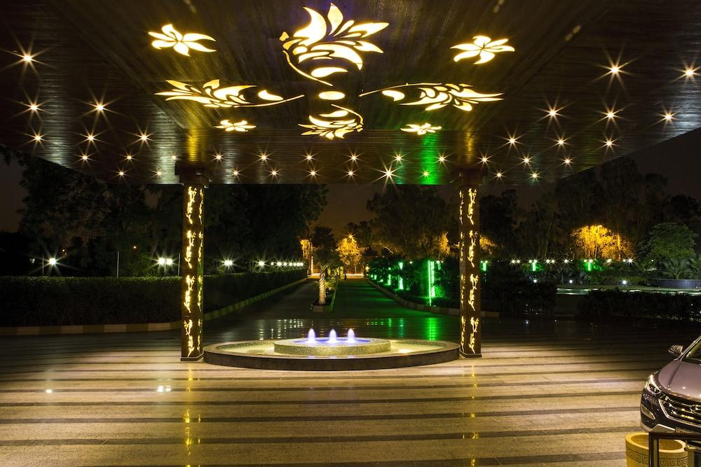 Atrio By Devam Hotel Gurgaon Exterior photo