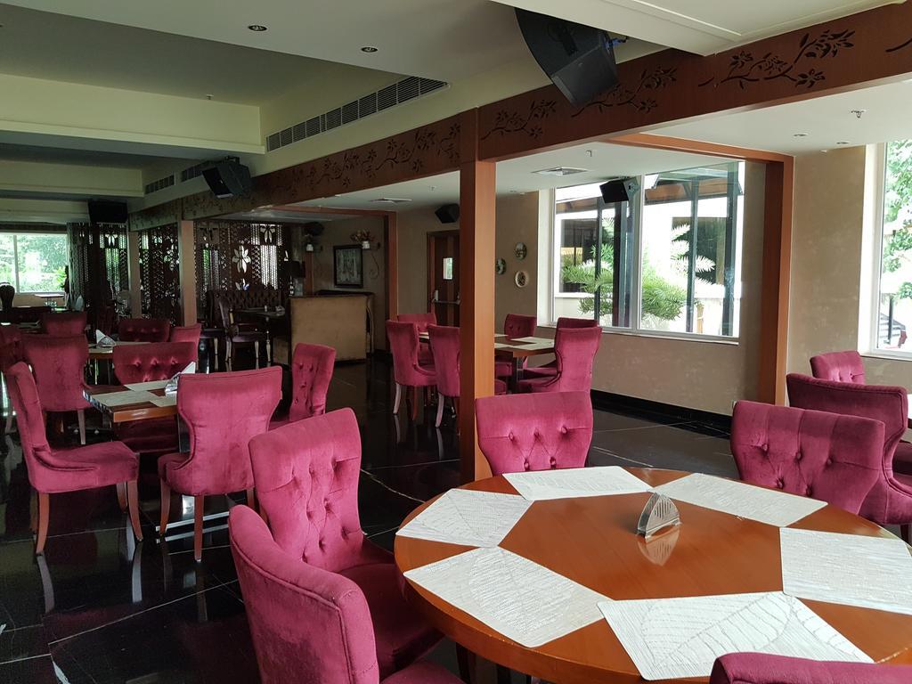 Atrio By Devam Hotel Gurgaon Exterior photo