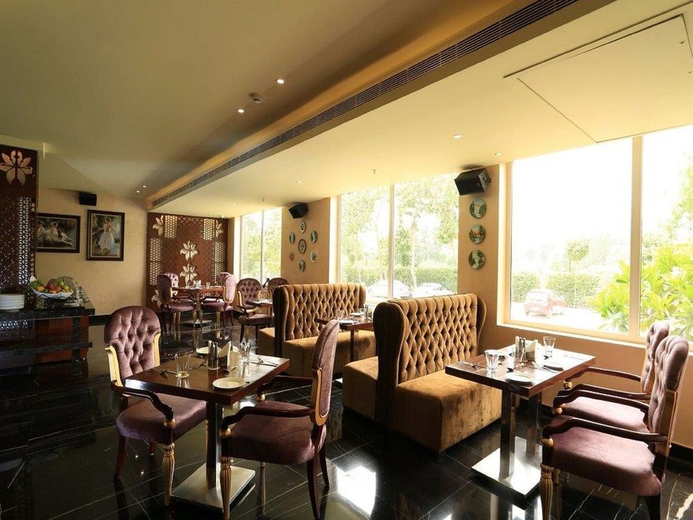 Atrio By Devam Hotel Gurgaon Exterior photo
