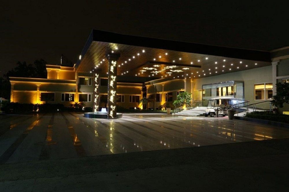 Atrio By Devam Hotel Gurgaon Exterior photo