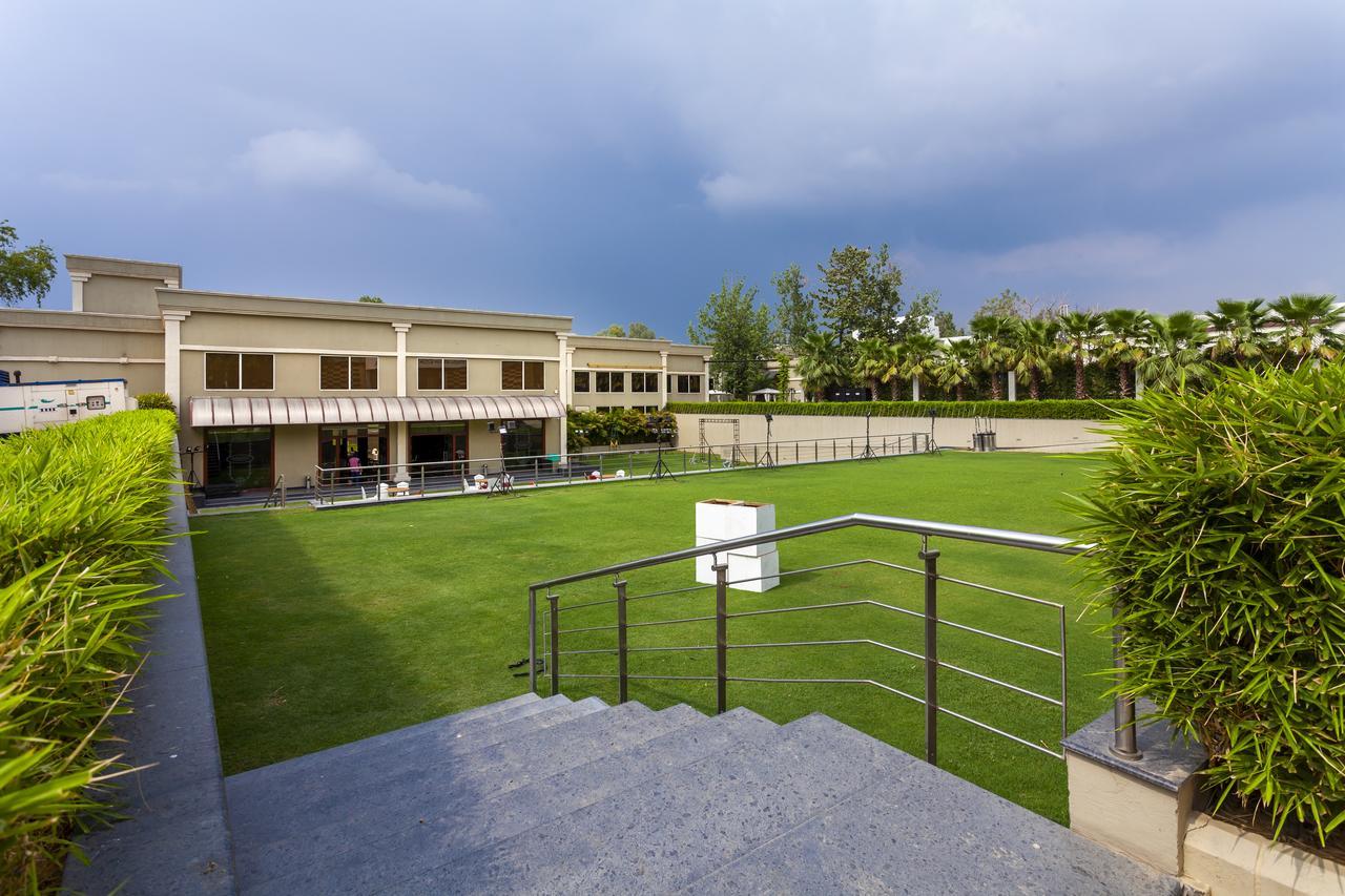 Atrio By Devam Hotel Gurgaon Exterior photo