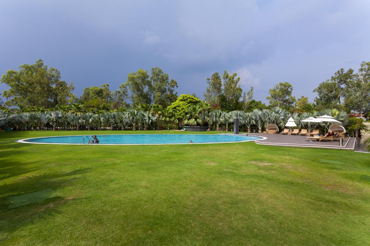 Atrio By Devam Hotel Gurgaon Exterior photo